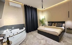 Falco Boutique Home With Jacuzzi